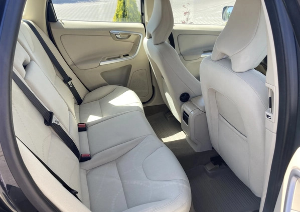Volvo XC 60 cena 39900 przebieg: 387000, rok produkcji 2010 z Radom małe 29